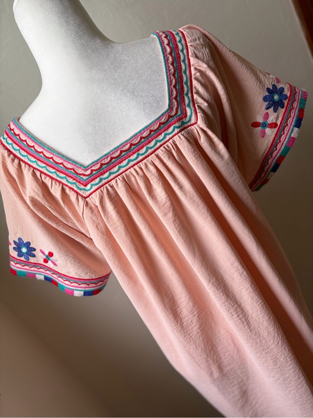 Entro Pink Embroidered Boho Caftan Mini Dress Medium - Picture 9 of 10